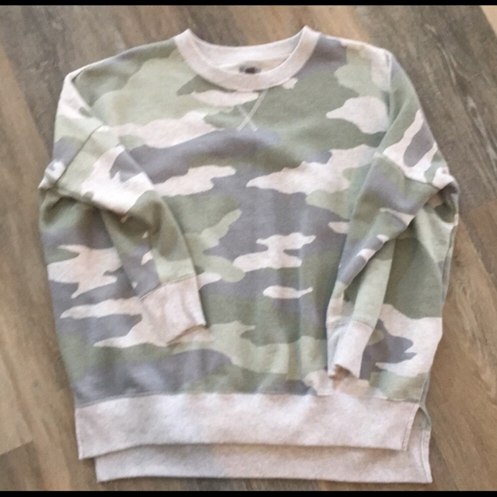 aerie oversized camo sweatshirt